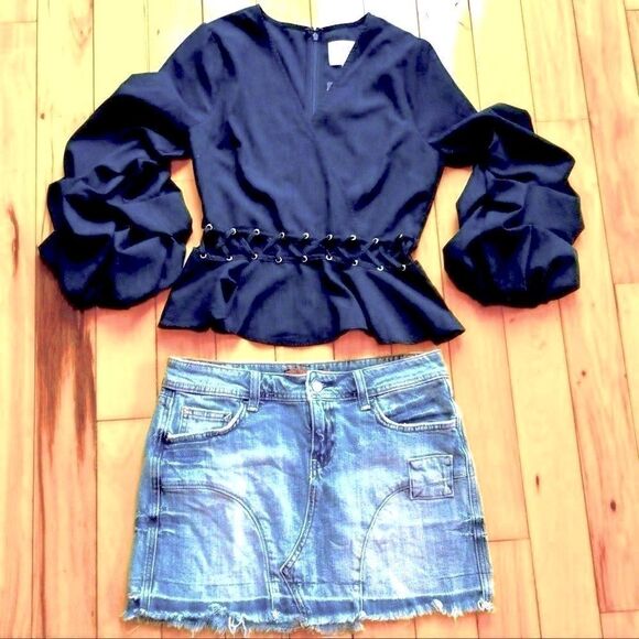 NWT J.O.A. RUFFLED SLEEVE CUT OUT WAIST BLOUSE S - Picture 2 of 15